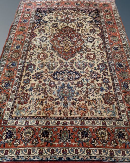 ANTIQUE ISFAHAN CARPET - ADDITIONAL PHOTO 1