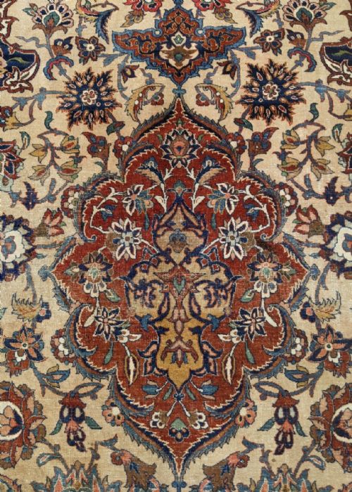 ANTIQUE ISFAHAN CARPET - ADDITIONAL PHOTO 4