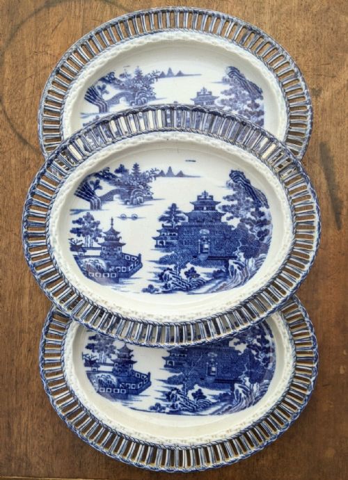 Set of 3 Oval Pearlware Dishes Circa 1820
