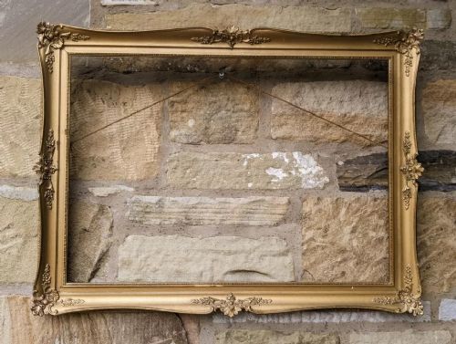 Late Victorian Swept Gilt Frame. No 40