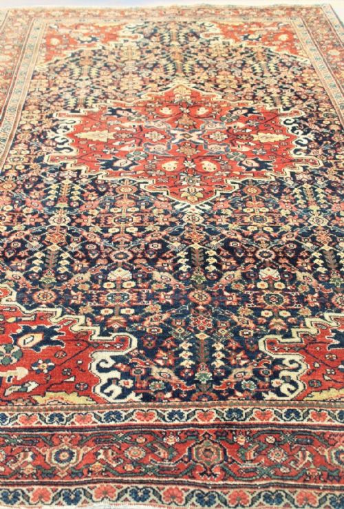 ANTIQUE FERAGHAN CARPET - ADDITIONAL PHOTO 2