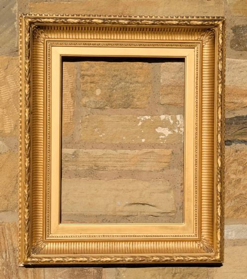 GOOD VICTORIAN GILT PICTURE FRAME NO 31