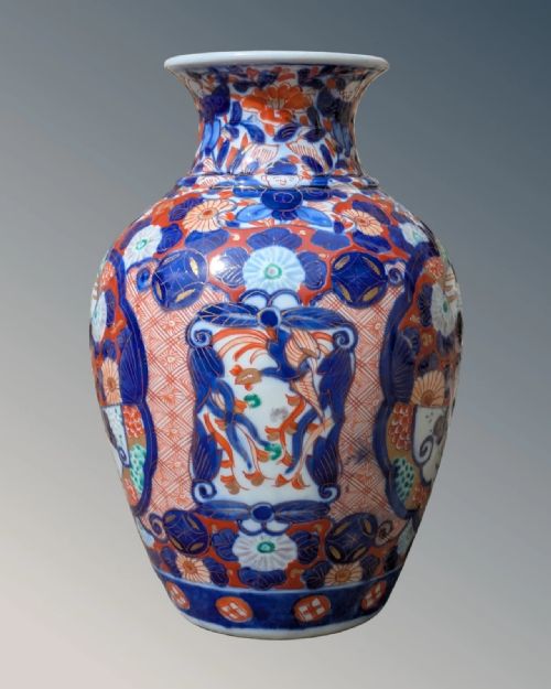 ANTIQUE JAPANESE IMARI VASE - ADDITIONAL PHOTO 1