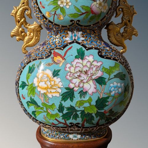 CHINESE CHAMPLEVE CLOISONNE DOUBLE GOURD VASE ON STAND - ADDITIONAL PHOTO 3