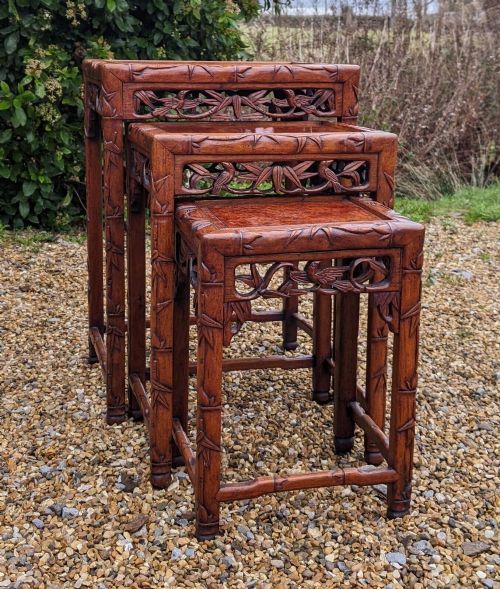 CHINESE HUANGHUALI NEST OF TABLES WITH EXCEPTIONAL COLOUR GRAIN