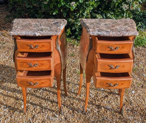 GOOD PAIR OF FRENCH WALNUT MARBLE BEDSIDE CABINETS - ADDITIONAL PHOTO 2