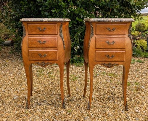 GOOD PAIR OF FRENCH WALNUT MARBLE BEDSIDE CABINETS - ADDITIONAL PHOTO 6