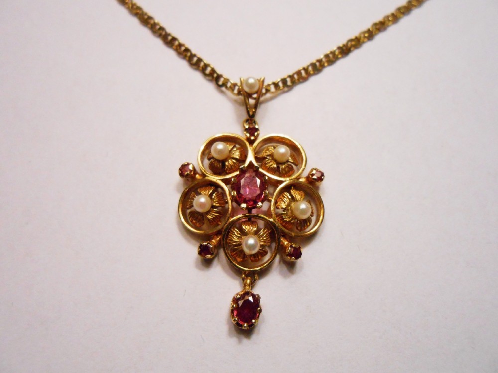9ct Gold Garnet and Cultured Pearl Pendant