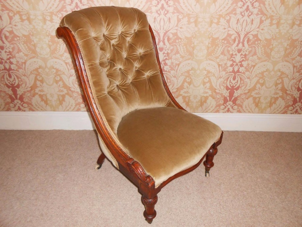 Victorian Walnut Framed Button Back Ladies Chair