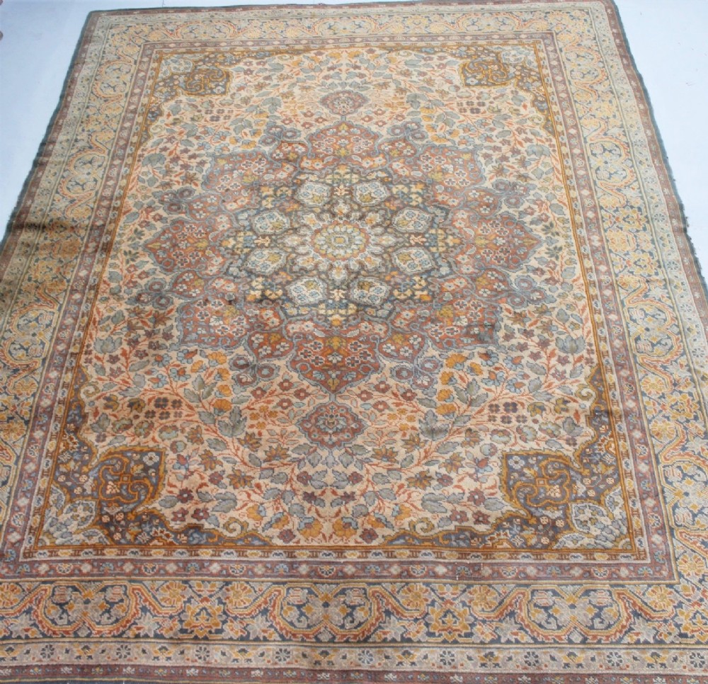 Wonderful Donegal Ushak Design Carpet 19th Century Large Room Size