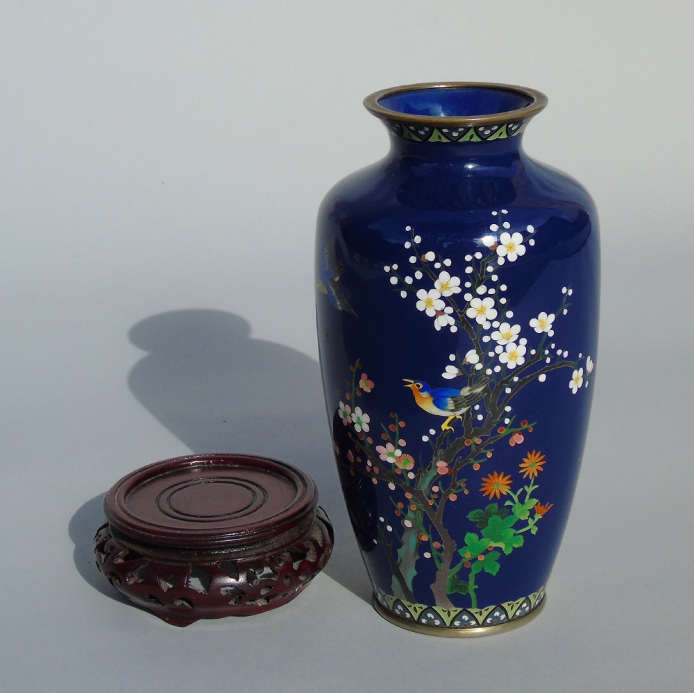Exceptional  Japanese Cloisonne Vase on Stand View VII