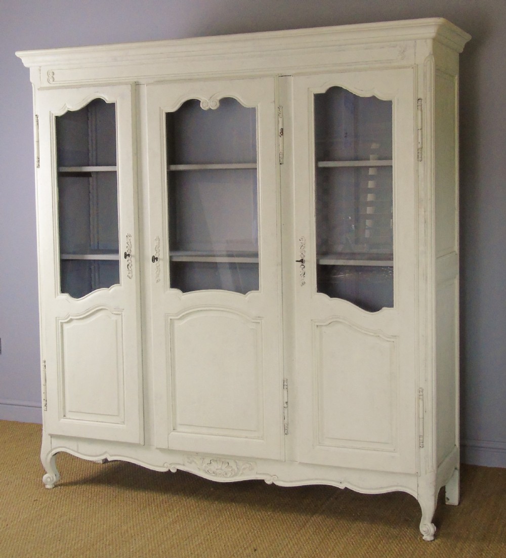 Large French Painted Triple Door Wardrobe View VII