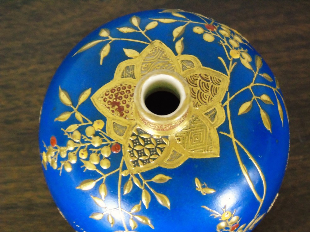 Beautiful Japanese Meiji Period Vase View IV