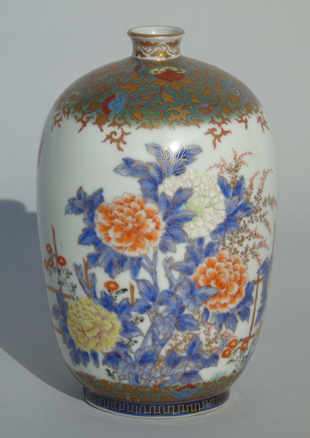 Antique Japanese Meiji Fukugawa Porcelain Vase