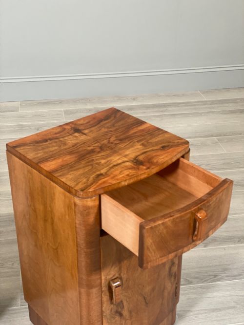 PAIR OF ART DECO BURR WALNUT BEDSIDE CABINETS - ADDITIONAL PHOTO 5