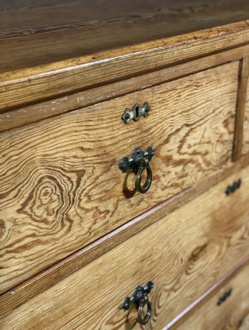 VICTORIAN PITCH PINE GOTHIC CHEST OF DRAWERS - ADDITIONAL PHOTO 3