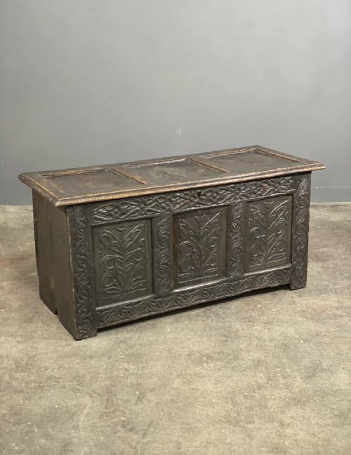 18th century carved oak georgian chest - CATEGORY: ANTIQUE CHESTS - DATED 18TH CENTURY