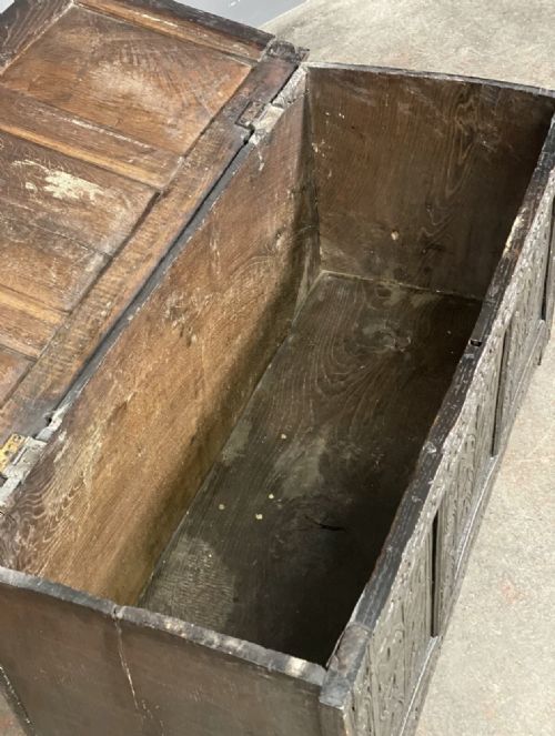 18TH CENTURY CARVED OAK GEORGIAN CHEST - ADDITIONAL PHOTO 1