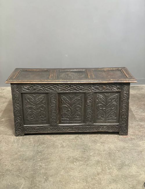 18TH CENTURY CARVED OAK GEORGIAN CHEST - ADDITIONAL PHOTO 4