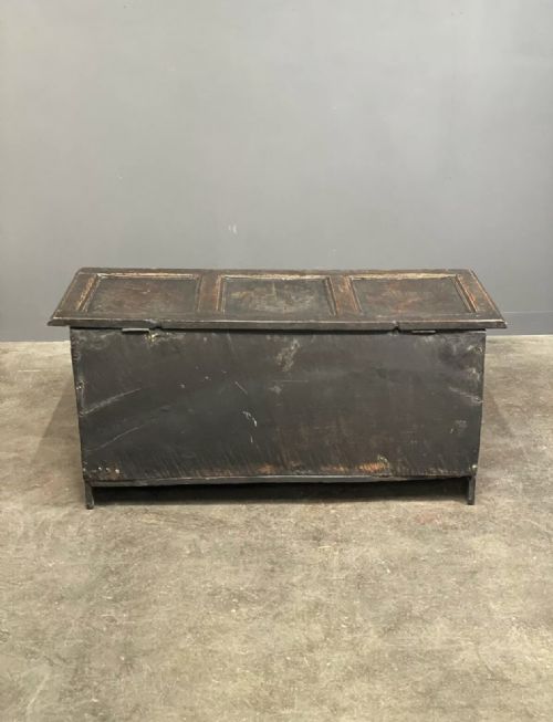18TH CENTURY CARVED OAK GEORGIAN CHEST - ADDITIONAL PHOTO 6