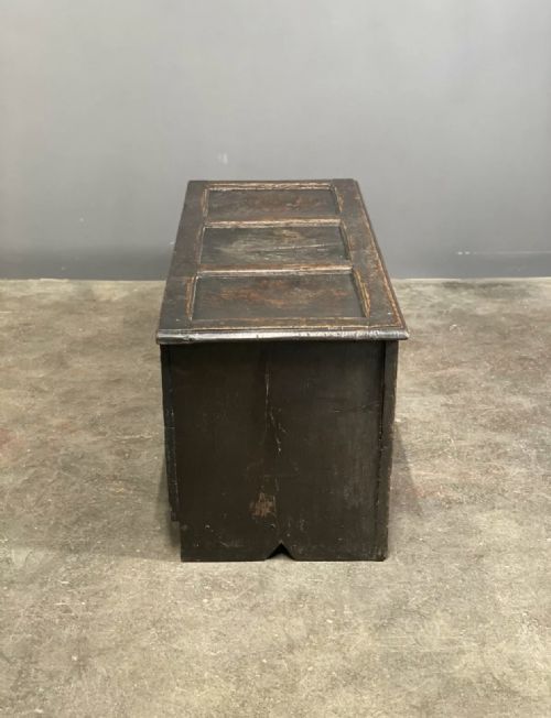 18TH CENTURY CARVED OAK GEORGIAN CHEST - ADDITIONAL PHOTO 7