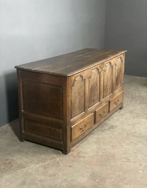 large georgian oak chest - CATEGORY: ANTIQUE CHESTS - DATED GEORGIAN