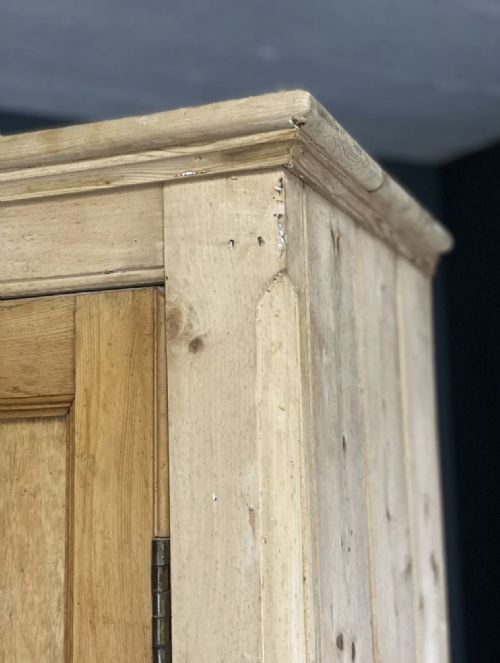 ANTIQUE PINE SCHOOL CUPBOARD - ADDITIONAL PHOTO 10