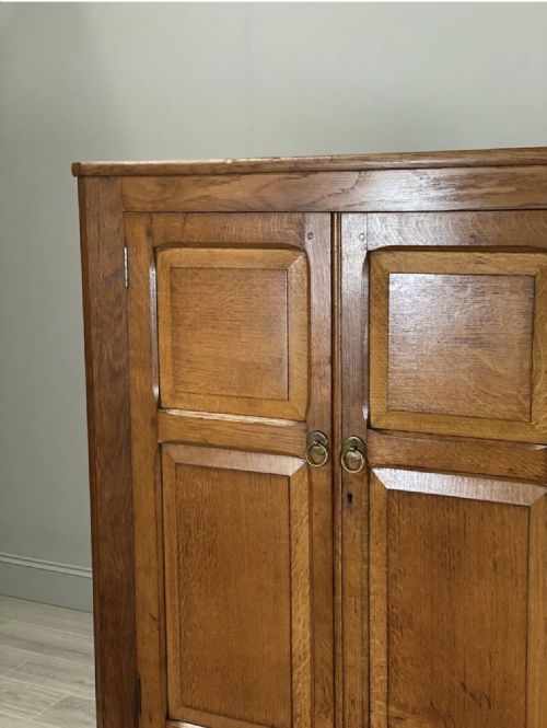 A PETITE 1930S OAK COCKTAIL CABINET - ADDITIONAL PHOTO 8