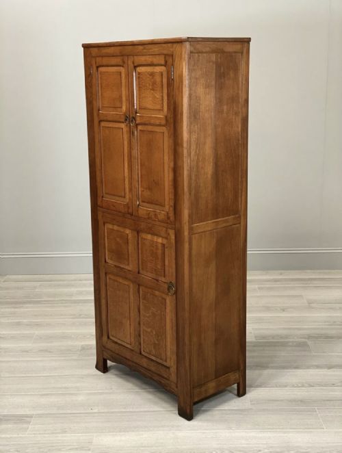 A PETITE 1930S OAK COCKTAIL CABINET - ADDITIONAL PHOTO 10
