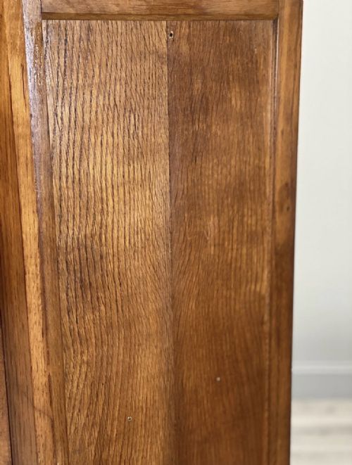 A PETITE 1930S OAK COCKTAIL CABINET - ADDITIONAL PHOTO 11