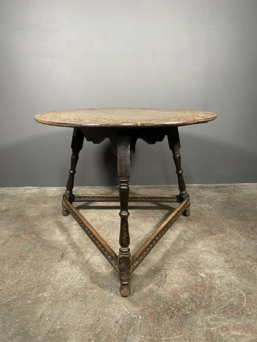 large early 20th century carved oak cricket table - CATEGORY: ANTIQUE TABLES - DATED 1920