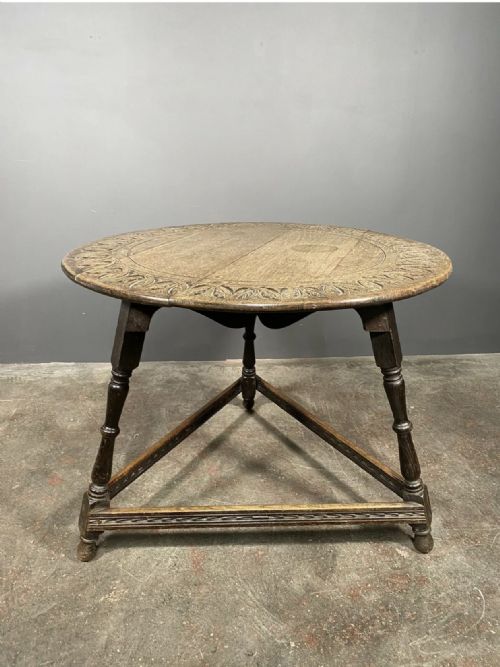 LARGE EARLY 20TH CENTURY CARVED OAK CRICKET TABLE - ADDITIONAL PHOTO 6
