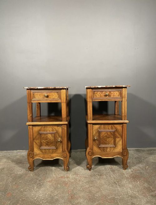 A PAIR OF ANTIQUE FRENCH WALNUT BEDSIDE CABINETS WITH MARBLE TOP - ADDITIONAL PHOTO 1