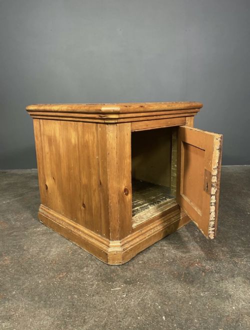 19TH CENTURY VICTORIAN PINE SAFE STAND CUPBOARD - ADDITIONAL PHOTO 2