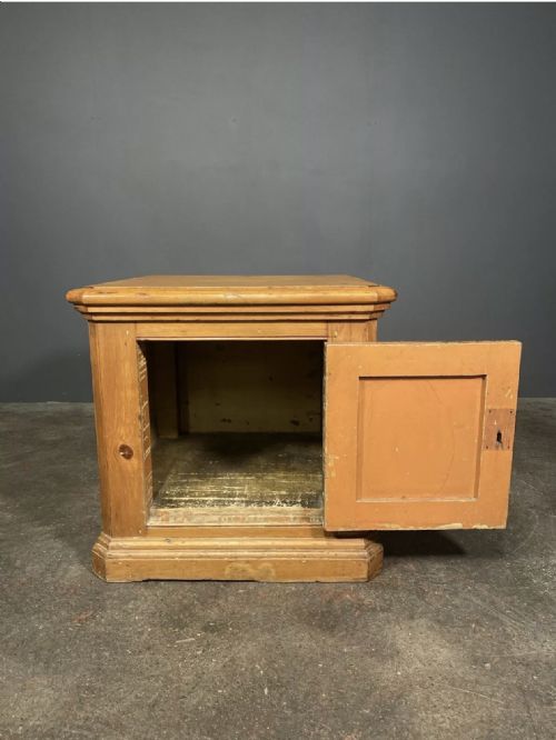19TH CENTURY VICTORIAN PINE SAFE STAND CUPBOARD - ADDITIONAL PHOTO 1