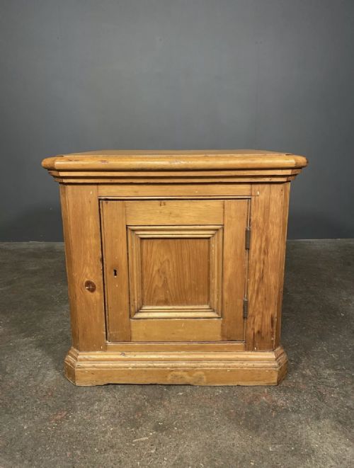 19TH CENTURY VICTORIAN PINE SAFE STAND CUPBOARD - ADDITIONAL PHOTO 3