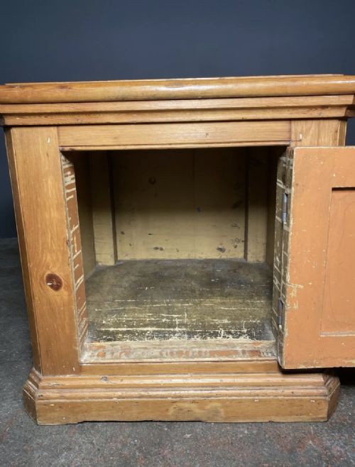 19TH CENTURY VICTORIAN PINE SAFE STAND CUPBOARD - ADDITIONAL PHOTO 4
