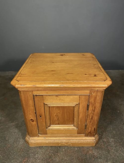 19TH CENTURY VICTORIAN PINE SAFE STAND CUPBOARD - ADDITIONAL PHOTO 5