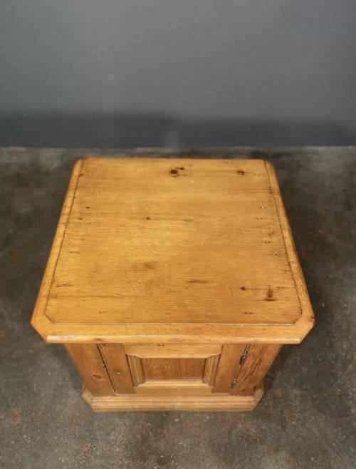 19TH CENTURY VICTORIAN PINE SAFE STAND CUPBOARD - ADDITIONAL PHOTO 6