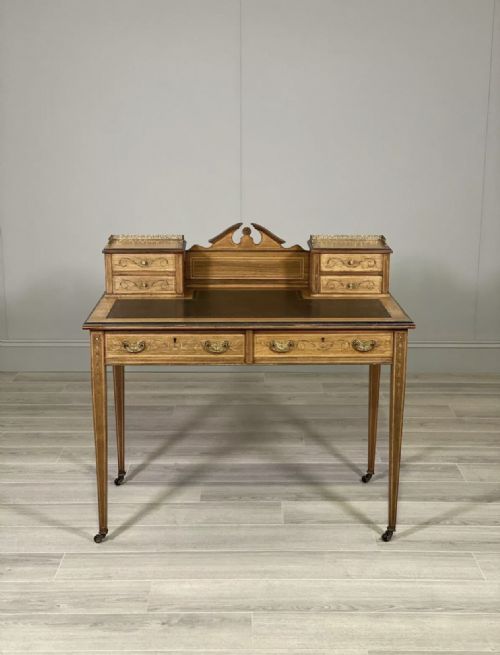 A VICTORIAN ROSEWOOD DESK BY MAPLE CO - ADDITIONAL PHOTO 1