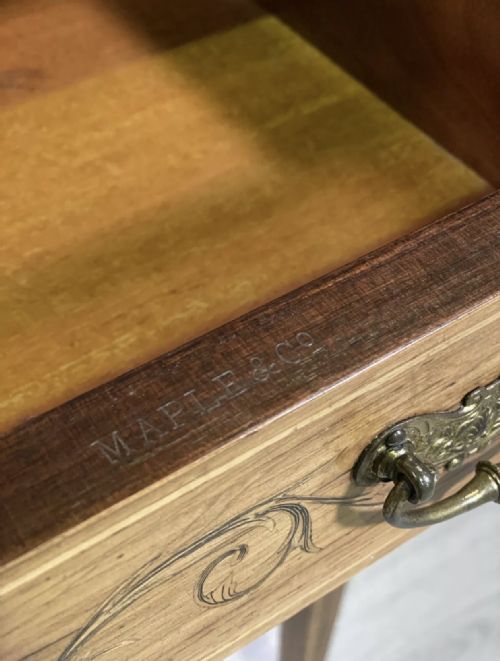 A VICTORIAN ROSEWOOD DESK BY MAPLE CO - ADDITIONAL PHOTO 3