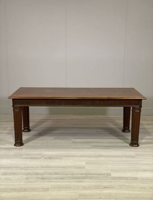 19TH CENTURY GRAND MAHOGANY DINING TABLE - ADDITIONAL PHOTO 4