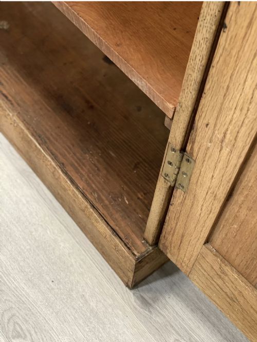 EARLY 20TH CENTURY OAK SCHOOL CUPBOARD - ADDITIONAL PHOTO 6