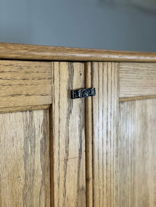 EARLY 20TH CENTURY OAK SCHOOL CUPBOARD - ADDITIONAL PHOTO 8
