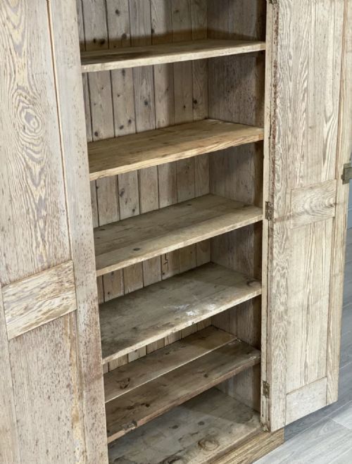 19TH CENTURY PINE SCHOOL CUPBOARD - ADDITIONAL PHOTO 3