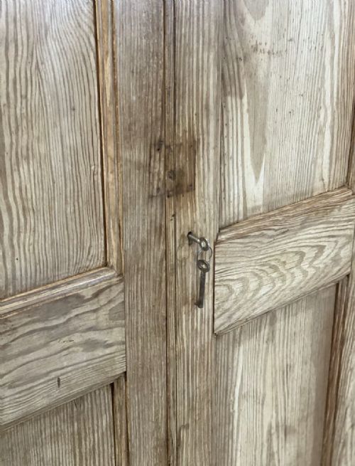 19TH CENTURY PINE SCHOOL CUPBOARD - ADDITIONAL PHOTO 7