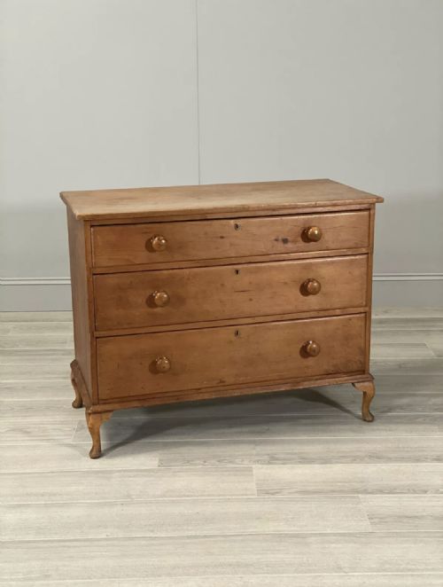 19th century pine chest of drawers - CATEGORY: ANTIQUE CHEST OF DRAWERS - DATED 19TH CENTURY