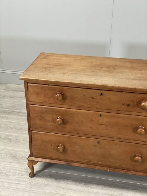 19TH CENTURY PINE CHEST OF DRAWERS - ADDITIONAL PHOTO 1