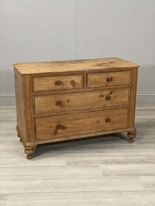 19TH CENTURY PINE CHEST OF DRAWERS - ADDITIONAL PHOTO 1