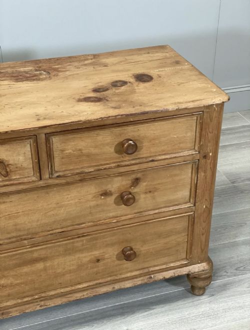 19TH CENTURY PINE CHEST OF DRAWERS - ADDITIONAL PHOTO 3